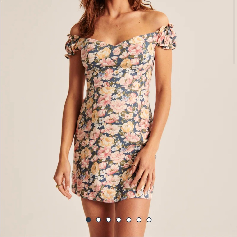 NWT Abercrombie corset mini floral dress!